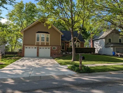 $400,000 | 1013 South Kenwood Street, Olathe, KS 66062