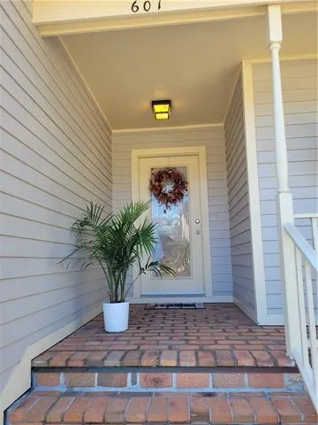 $280,000 | 601 Audubon Trace, Unit 601, Jefferson, LA 70121