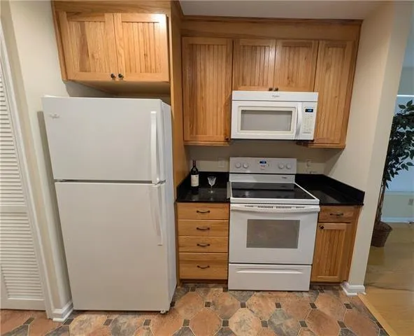 $280,000 | 601 Audubon Trace, Unit 601, Jefferson, LA 70121