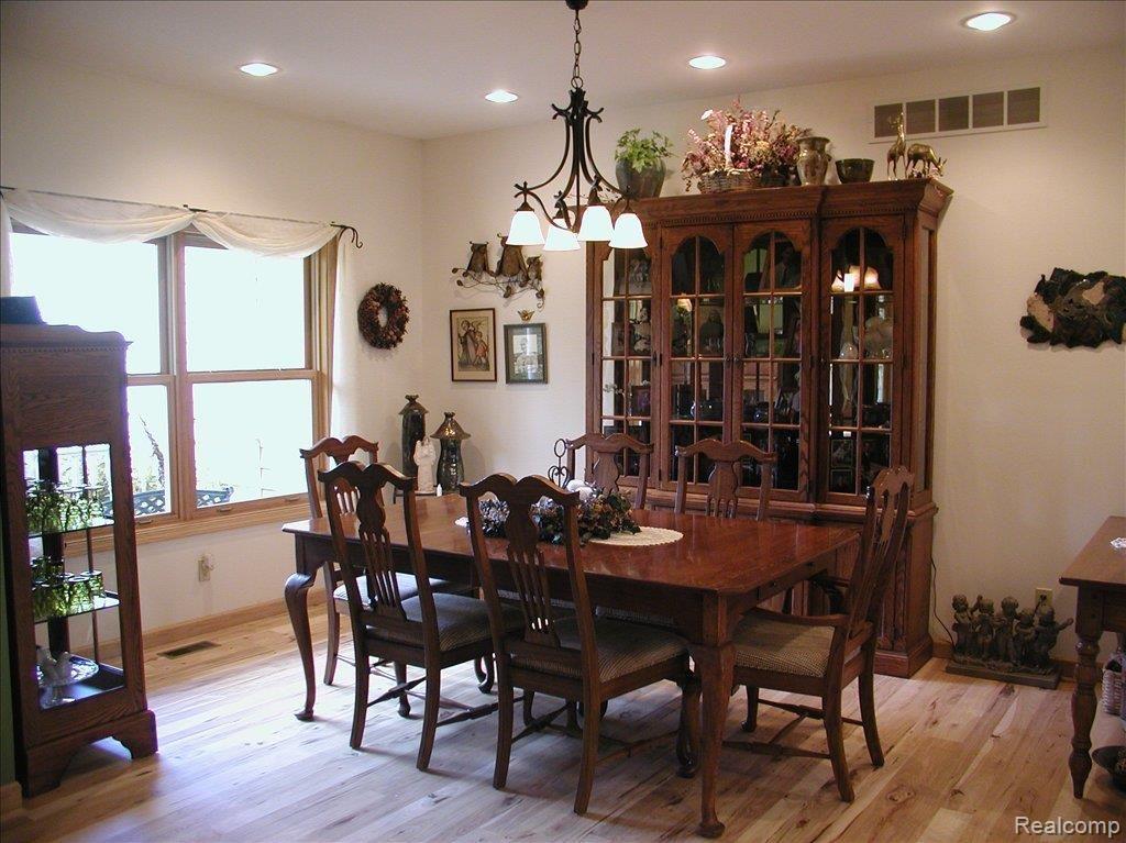 4330 Center Road Linden, MI 48451 - Photo 9 of 25 Dining Room