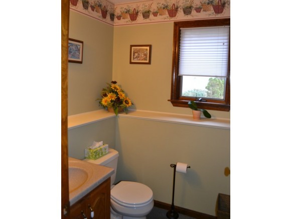 17 Hillside Road Kingston, NH 03848 - Photo 14 of 36 Gallery Image 14