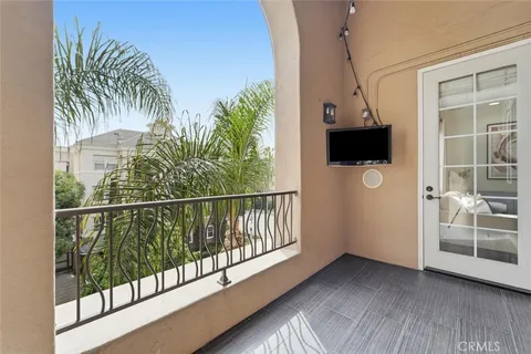 $1,395,000 | 13173 Pacific Promenade, Unit 203, Playa Vista, CA 90094