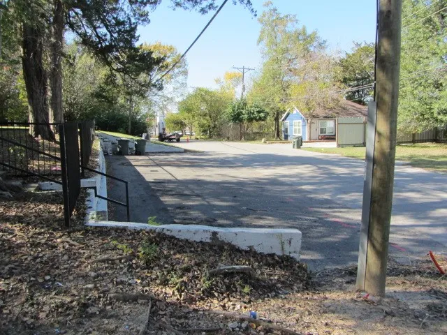 $800 | 505 13th Street, Huntsville, TX 77340