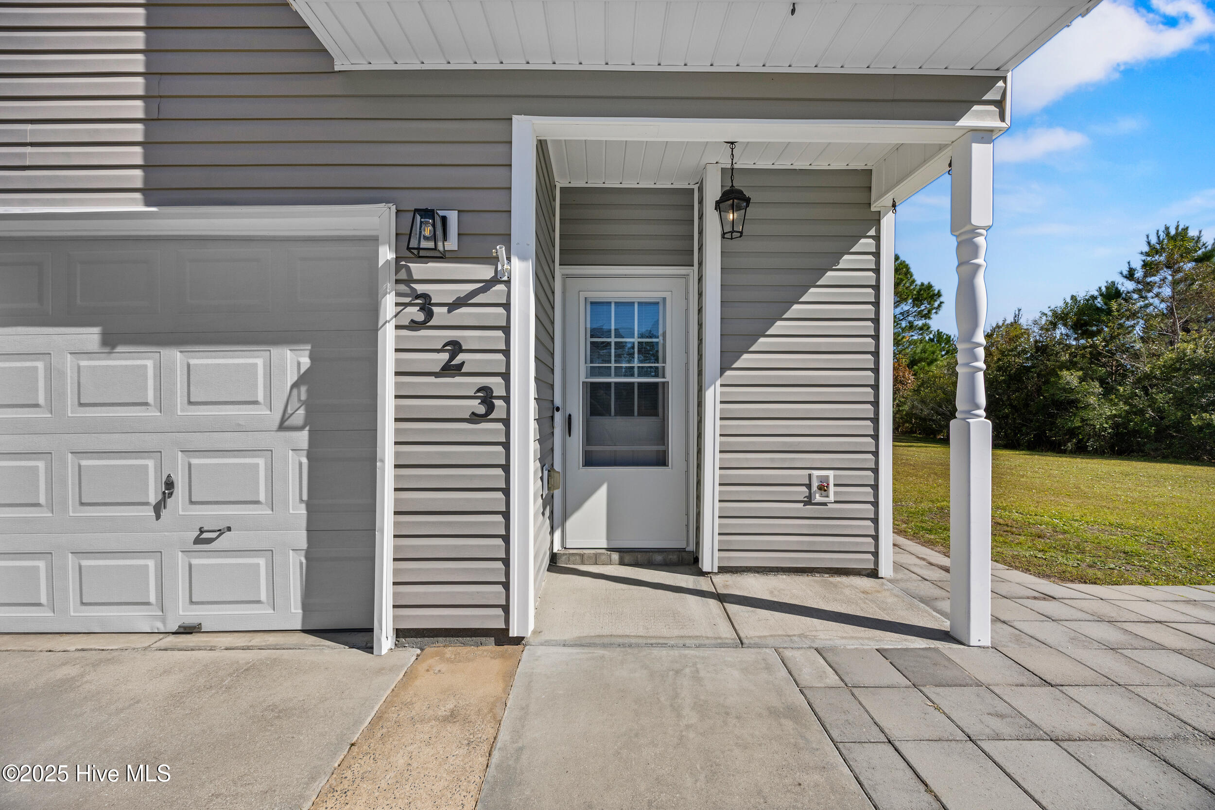 323 Cedar Island Trail Holly Ridge, NC 28445 - Photo 4 of 37 8_front entryway