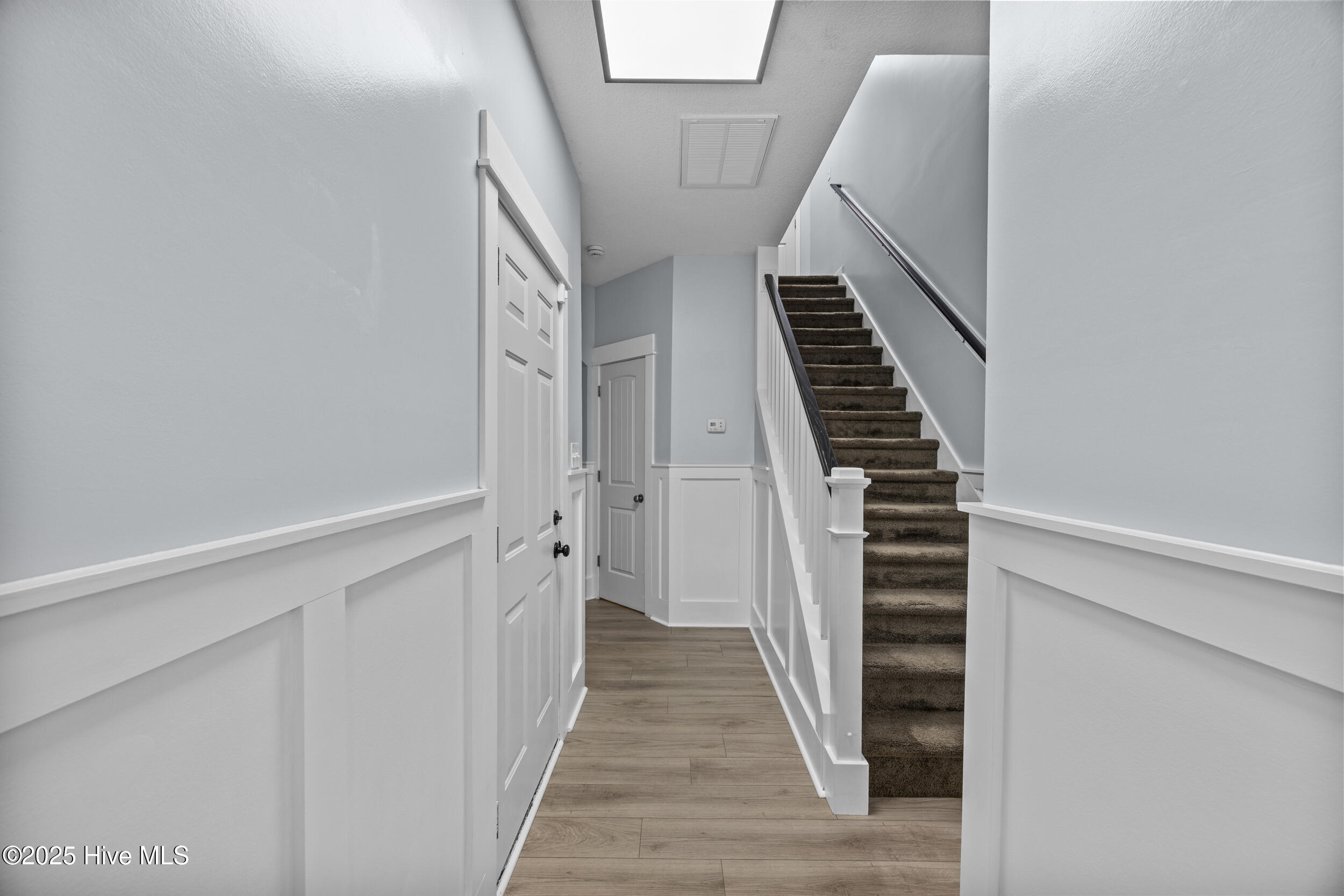 323 Cedar Island Trail Holly Ridge, NC 28445 - Photo 6 of 37 10_foyer