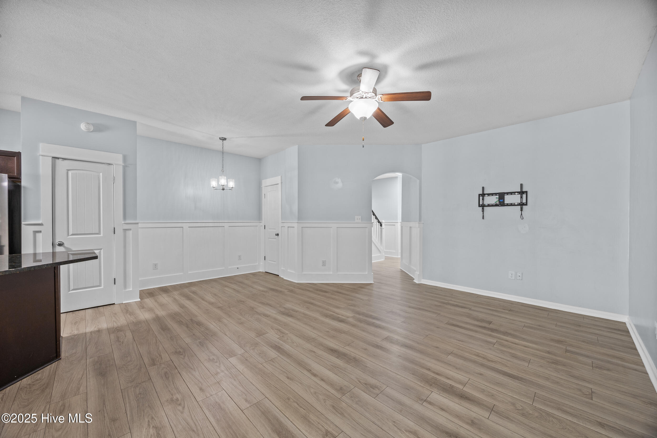 323 Cedar Island Trail Holly Ridge, NC 28445 - Photo 9 of 37 13_living room