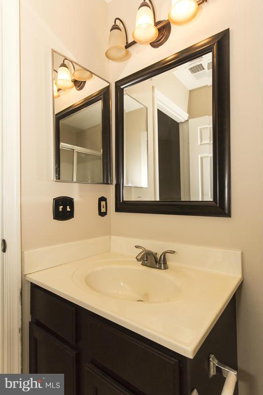 4009 Cutty Sark Road Baltimore, MD 21220 - Photo 14 of 30 Bath (Master)