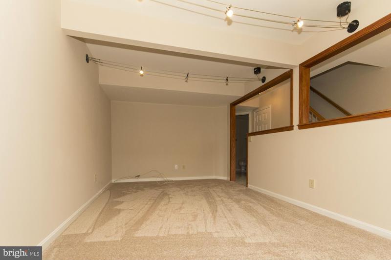 4009 Cutty Sark Road Baltimore, MD 21220 - Photo 23 of 30 Family Room