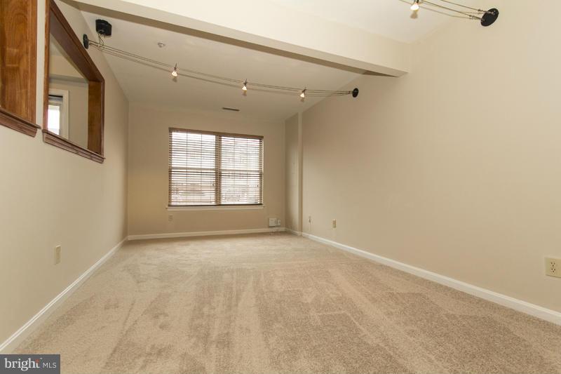 4009 Cutty Sark Road Baltimore, MD 21220 - Photo 24 of 30 Family Room