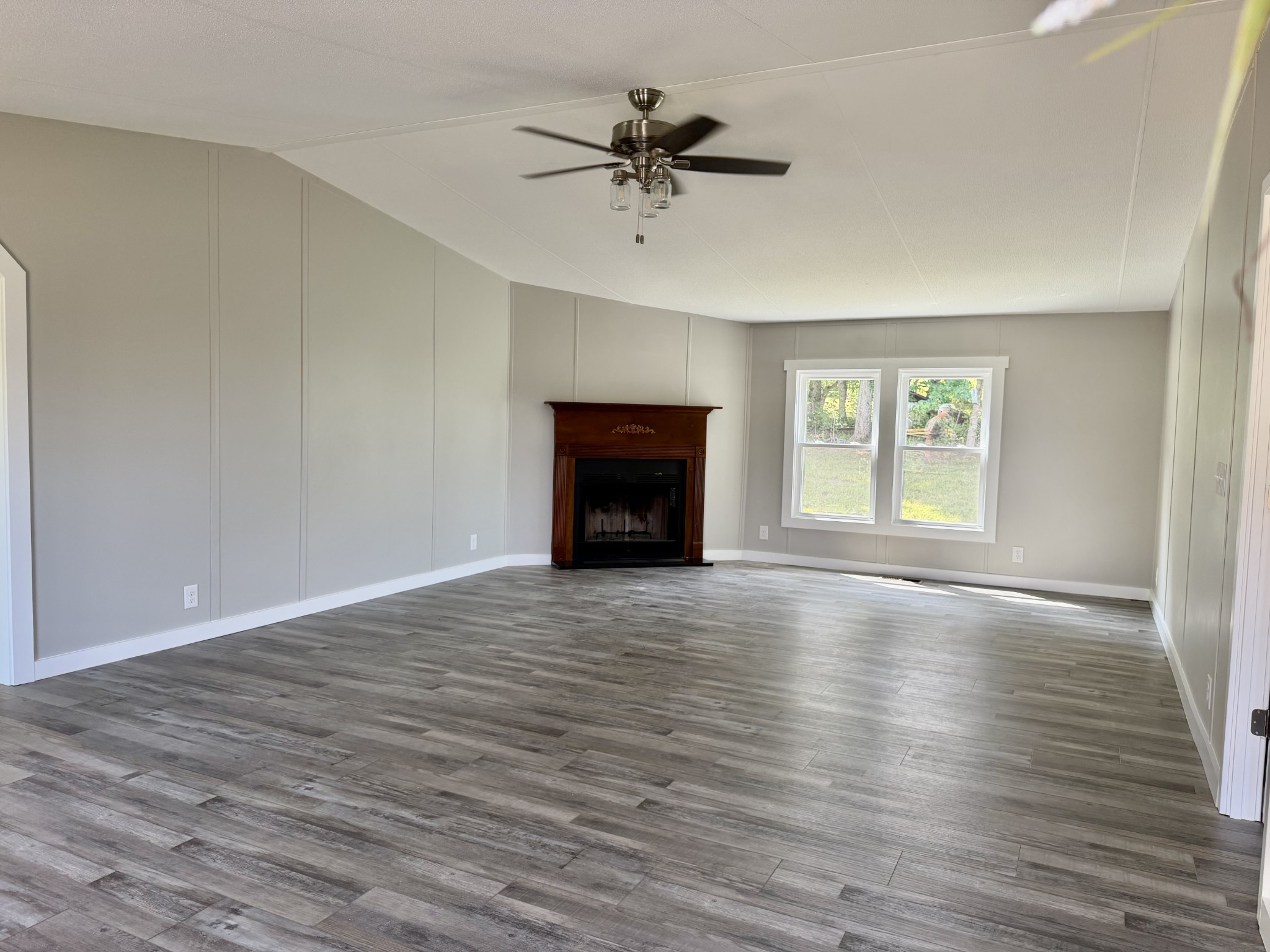 1624 Rock Bridge Road Bethpage, TN 37022 - Photo 3 of 23