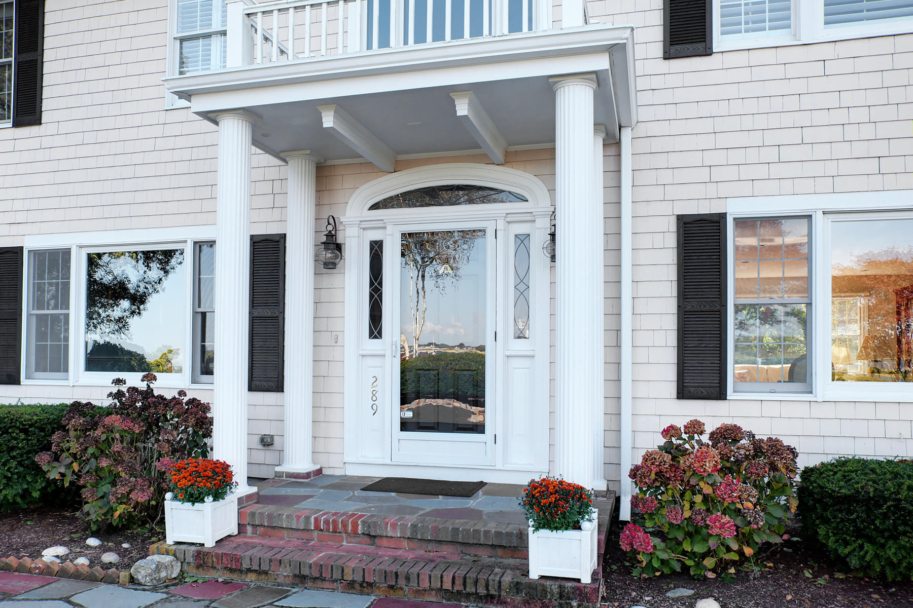 289 East Bay Road Osterville, MA 02655 - Photo 5 of 30 a front view of a house