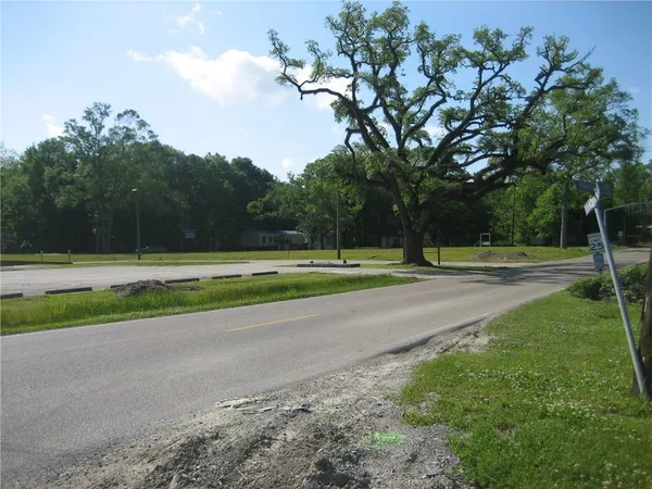 $657,500 | 44476 South Range Road, Hammond, LA 70403