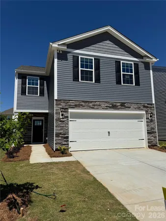 $2,500 | 647 13th Ave Drive Northeast, Hickory, NC 28601