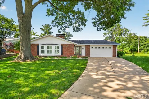 $410,000 | 11929 Paradise Lane, Des Peres, MO 63131
