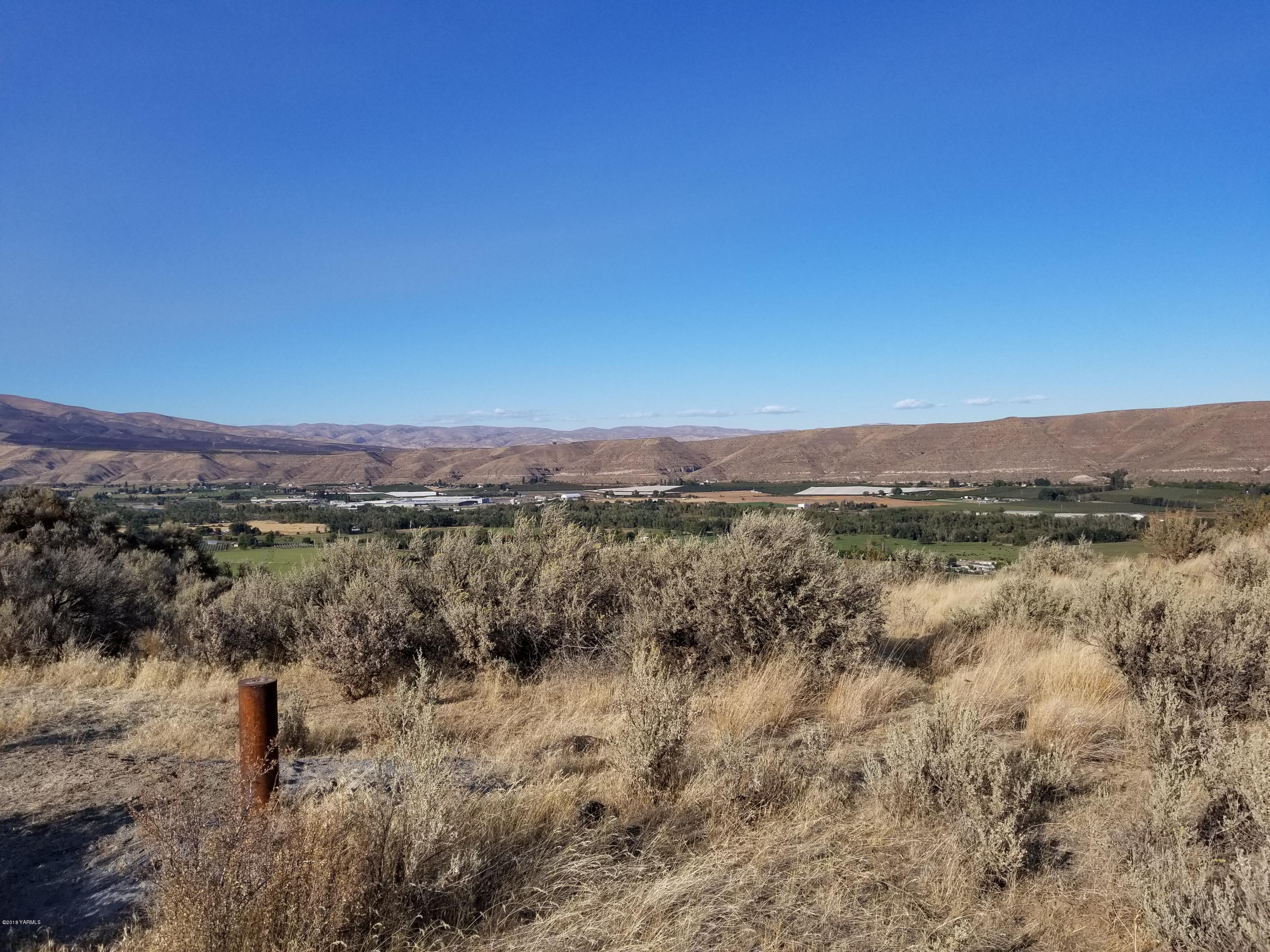 0 Rudd Road, Unit LOT 2 Tieton, WA 98947 - Photo 3 of 10 a view of lake with green space