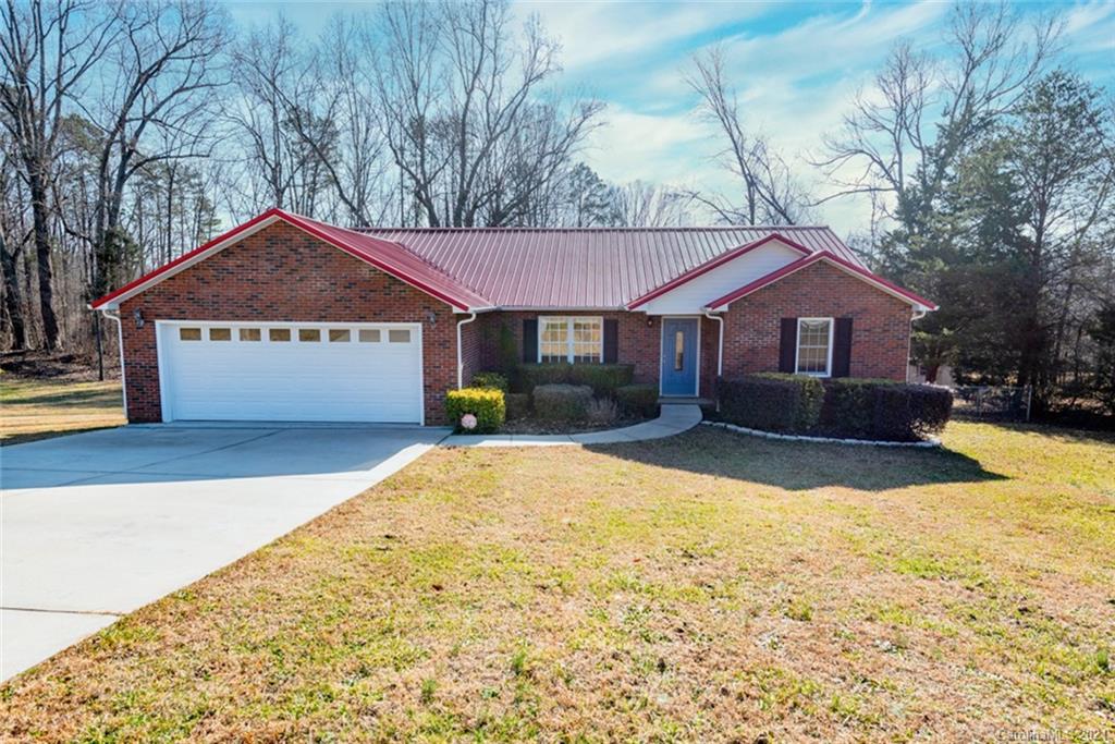 1241 Micol Road Newton, NC 28658 - Photo 3 of 39