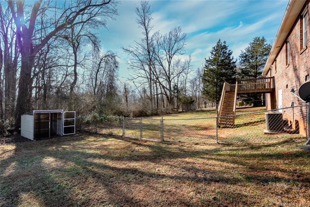 1241 Micol Road Newton, NC 28658 - Photo 5 of 39