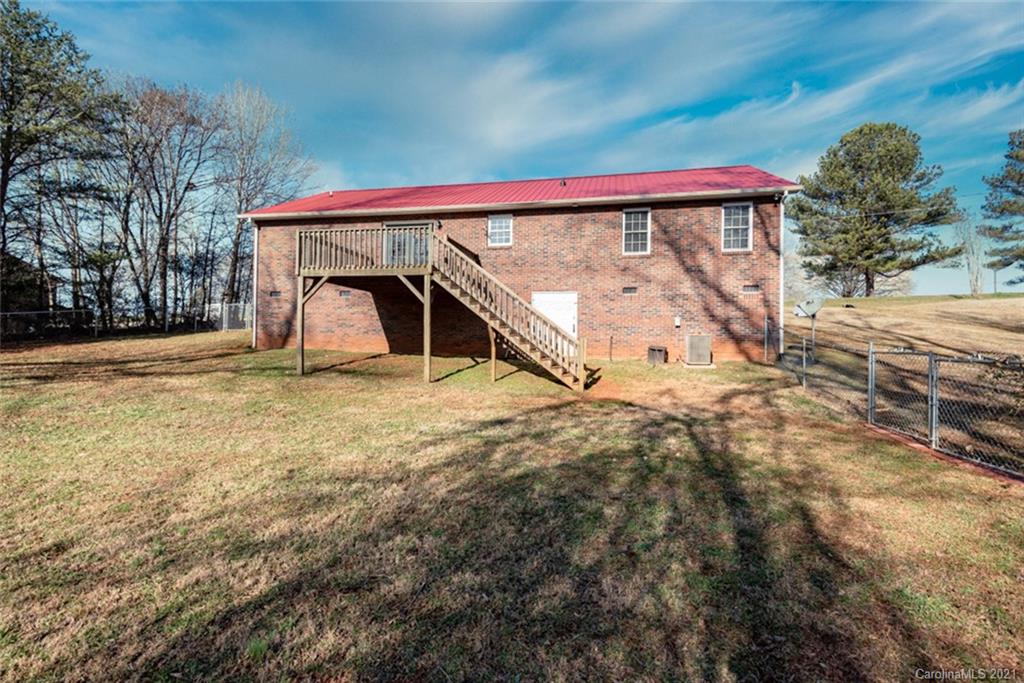 1241 Micol Road Newton, NC 28658 - Photo 7 of 39