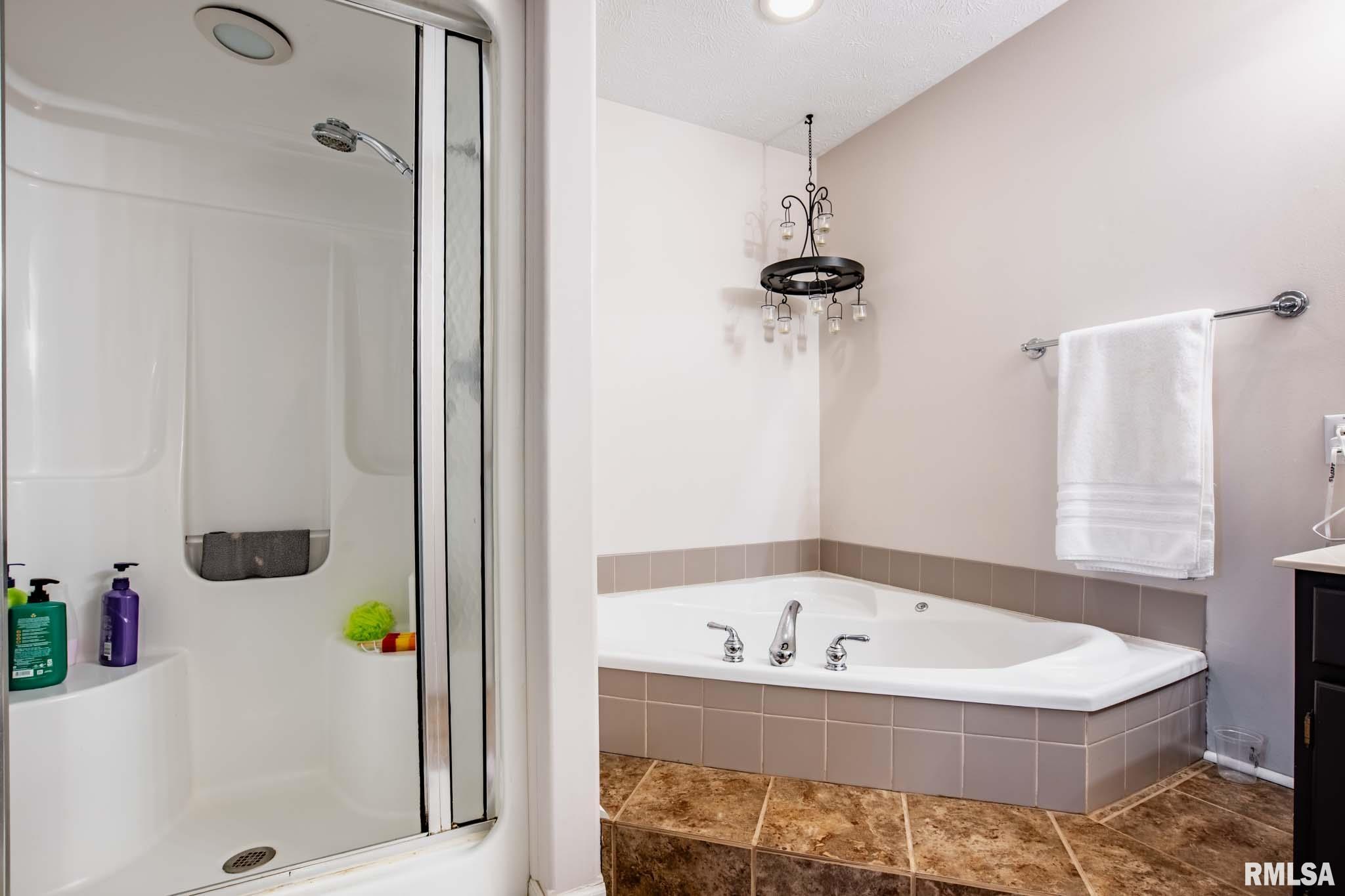 1818 Calico Road Marion, IL 62959 - Photo 17 of 36