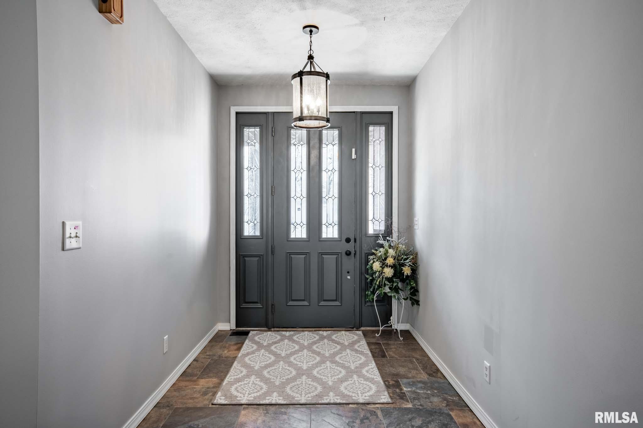 1818 Calico Road Marion, IL 62959 - Photo 2 of 36