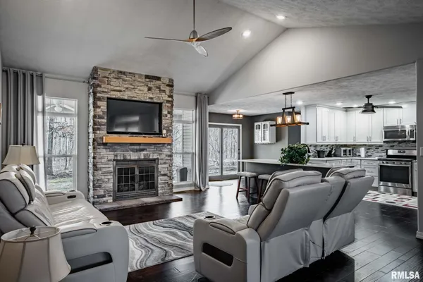 $339,000 | 1818 Calico Road, Marion, IL 62959