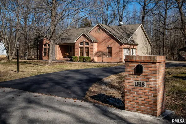 $339,000 | 1818 Calico Road, Marion, IL 62959