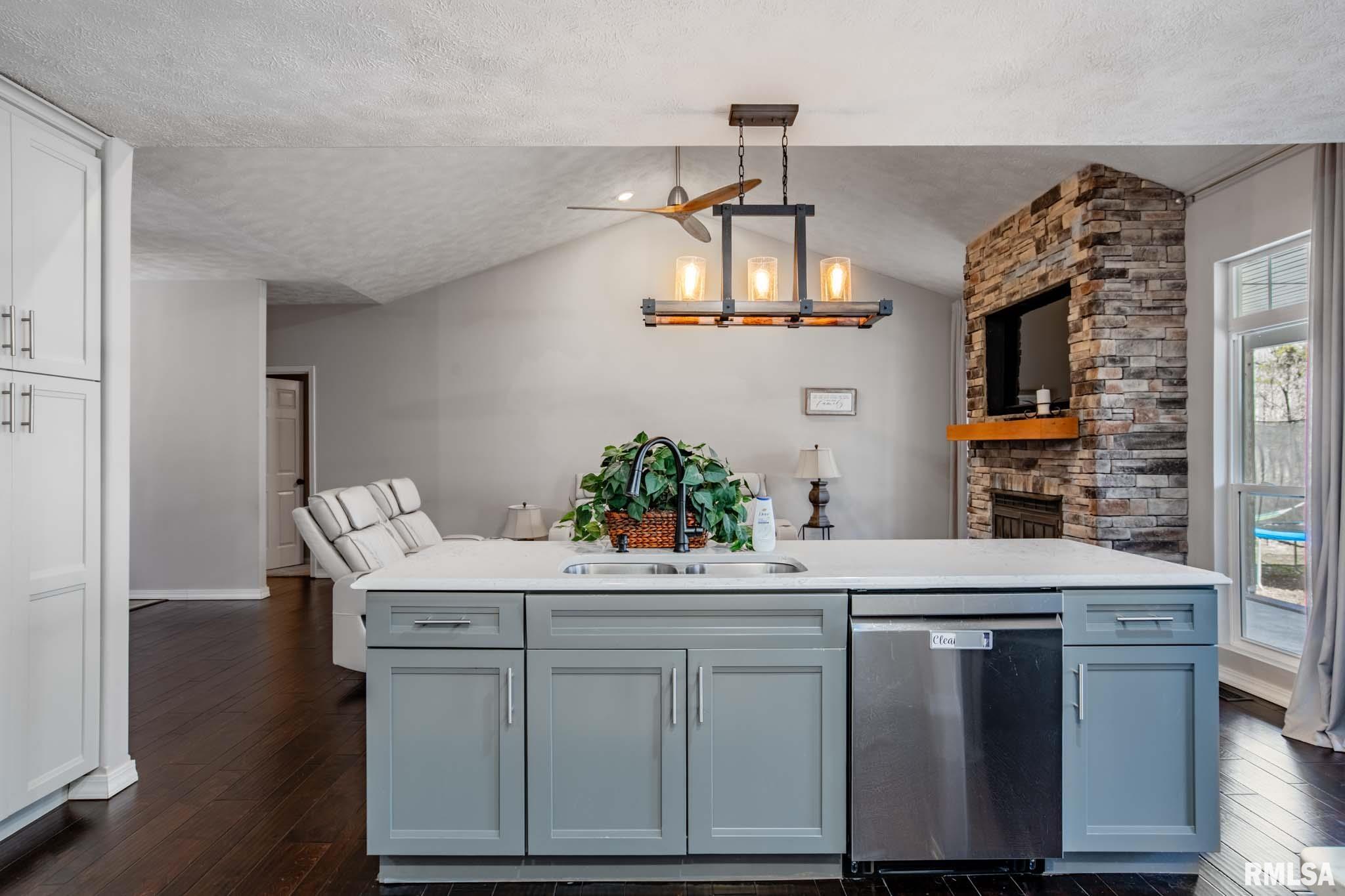 1818 Calico Road Marion, IL 62959 - Photo 9 of 36