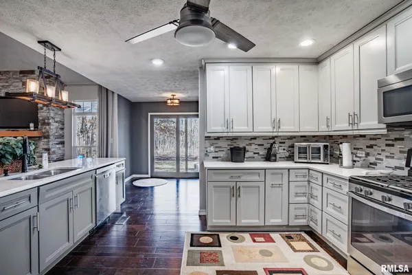 $339,000 | 1818 Calico Road, Marion, IL 62959
