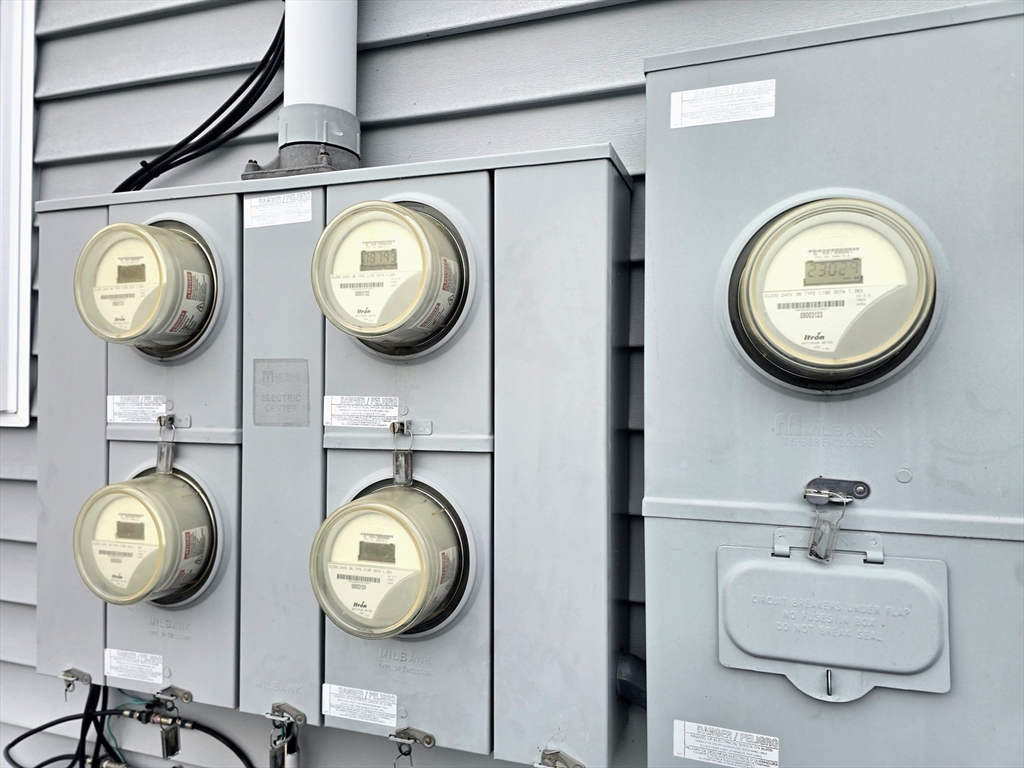 303 Eagle Street, Unit C Fall River, MA 02721 - Photo 31 of 32 a view of bathroom with dual and