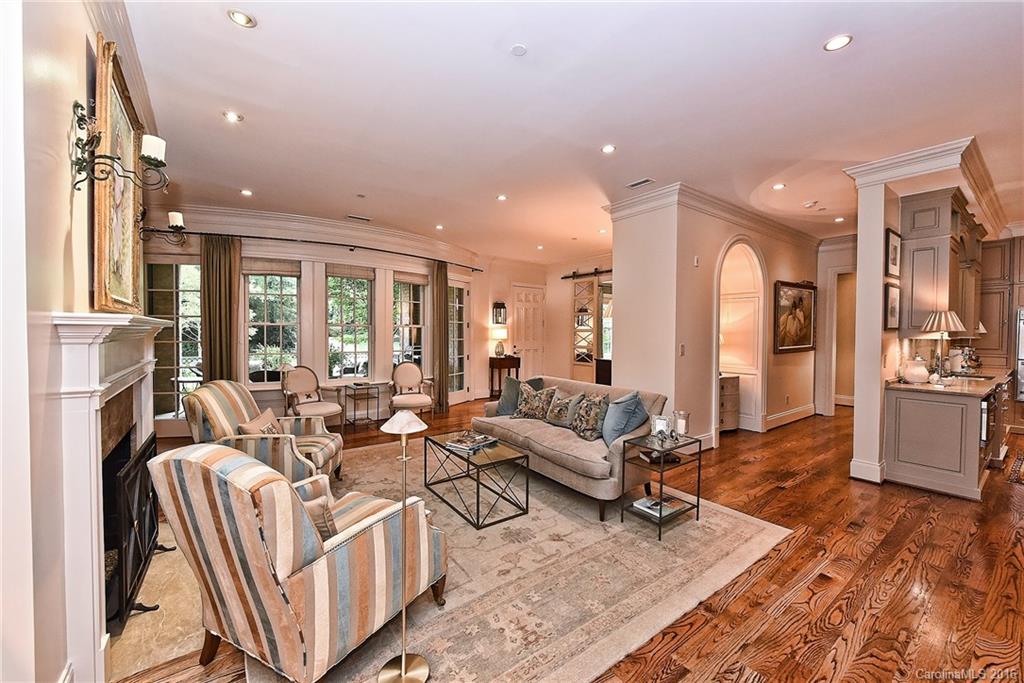 152 Cherokee Road, Unit 1B Charlotte, NC 28207 - Photo 5 of 24 Gallery Image 5