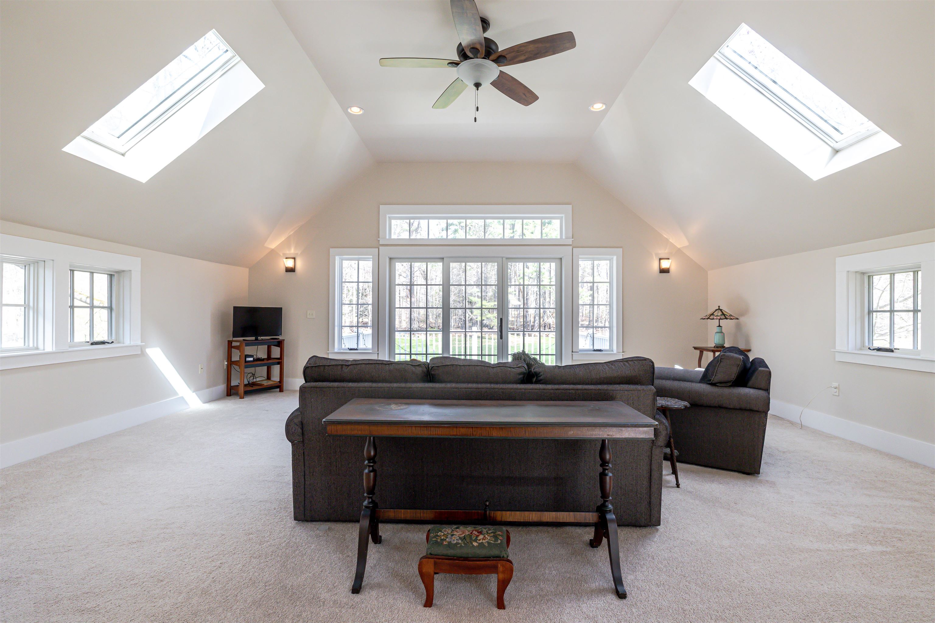 114 Hopkinton Road Concord, NH 03301 - Photo 7 of 59