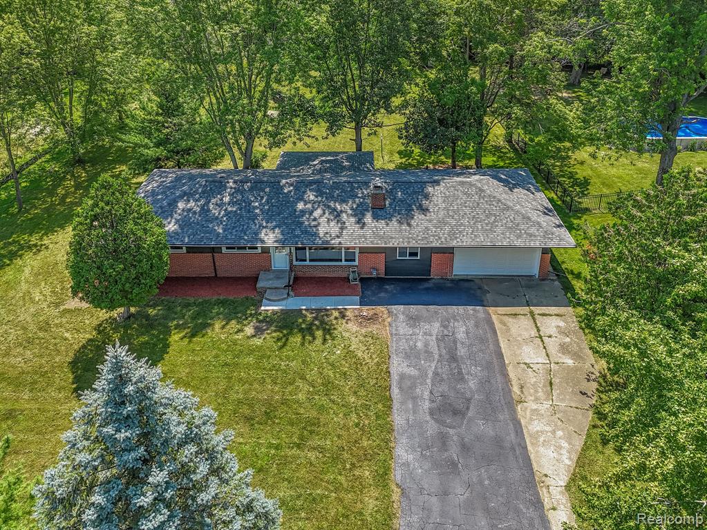26178 Springfield Drive Farmington Hills, MI 48334 - Photo 3 of 29