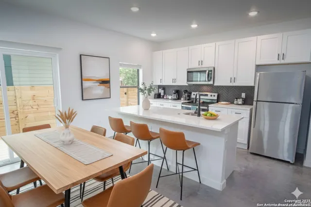 $2,125 | 918 South Olive Street, Unit 102, San Antonio, TX 78210