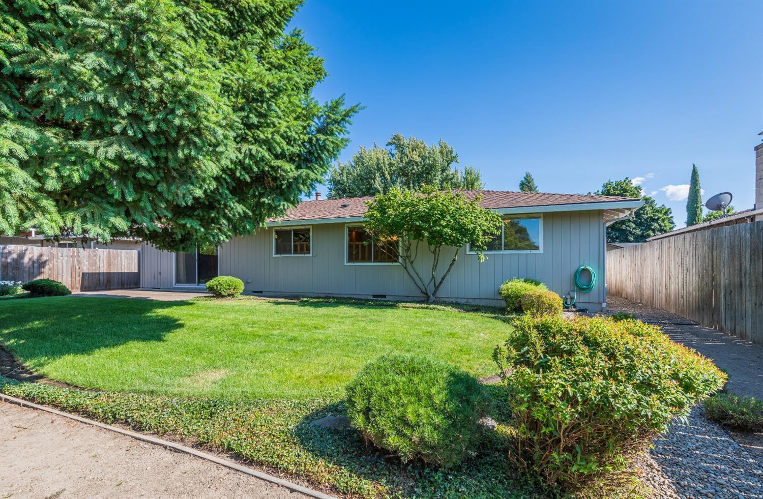 40 Donna Way Central Point, OR 97502 - Photo 5 of 32 Additional Photo