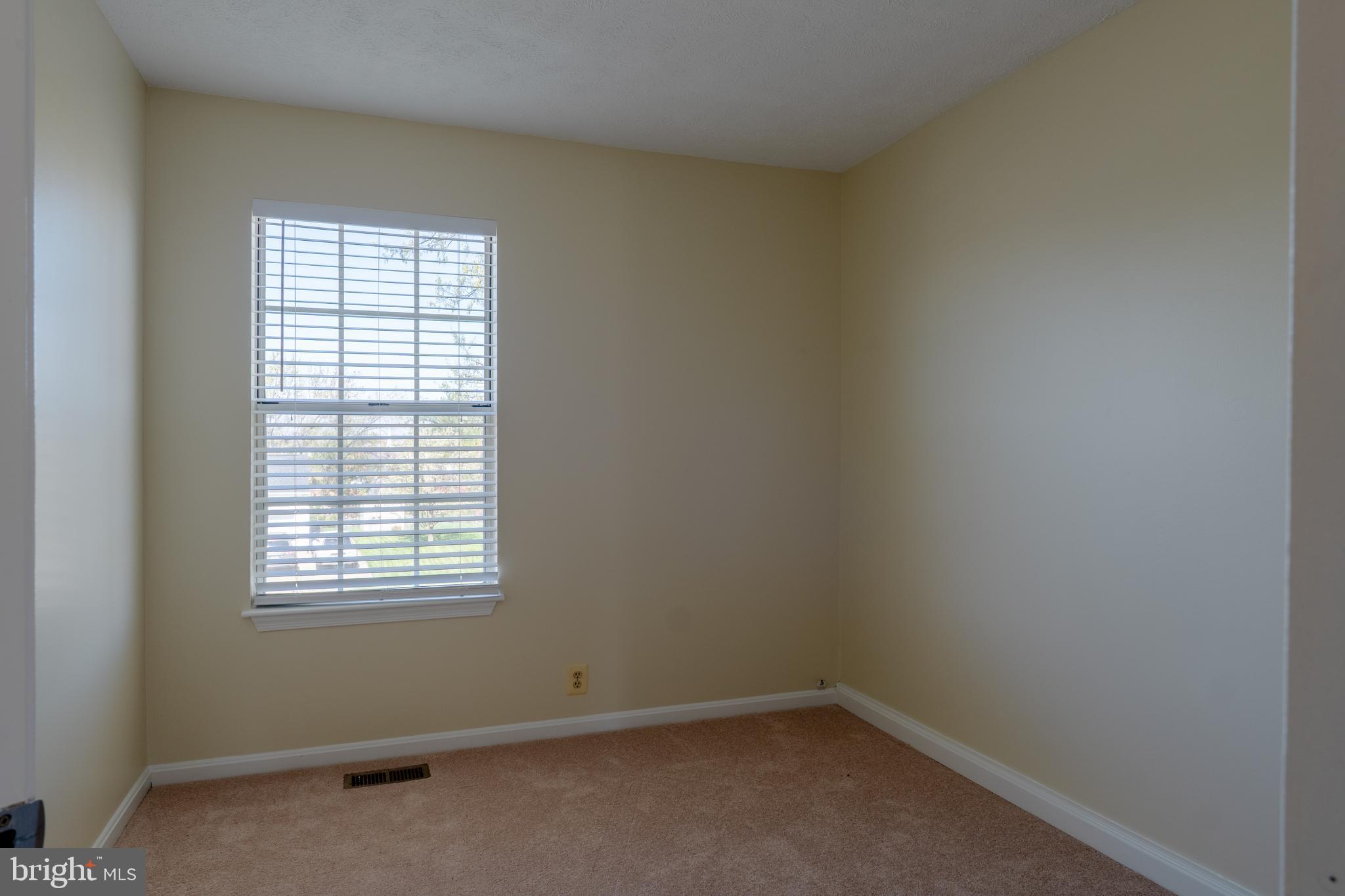 224 Oak Leaf Way Halethorpe, MD 21227 - Photo 20 of 32 an empty room with a window
