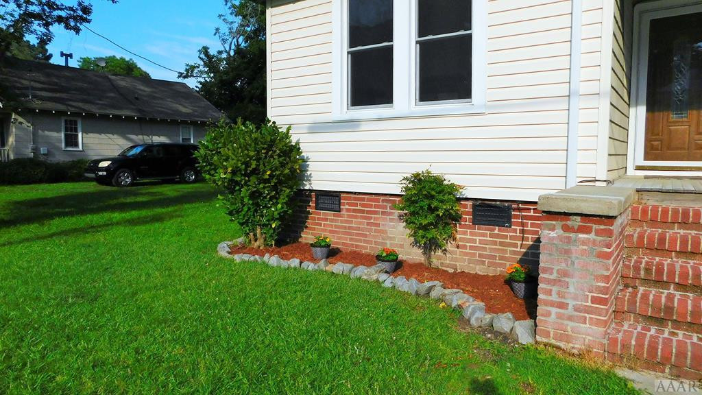 806 Raleigh Street Elizabeth City, NC 27909 - Photo 3 of 23 new landscaping