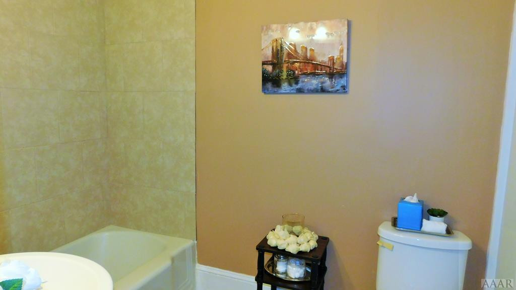 806 Raleigh Street Elizabeth City, NC 27909 - Photo 10 of 23 master bath