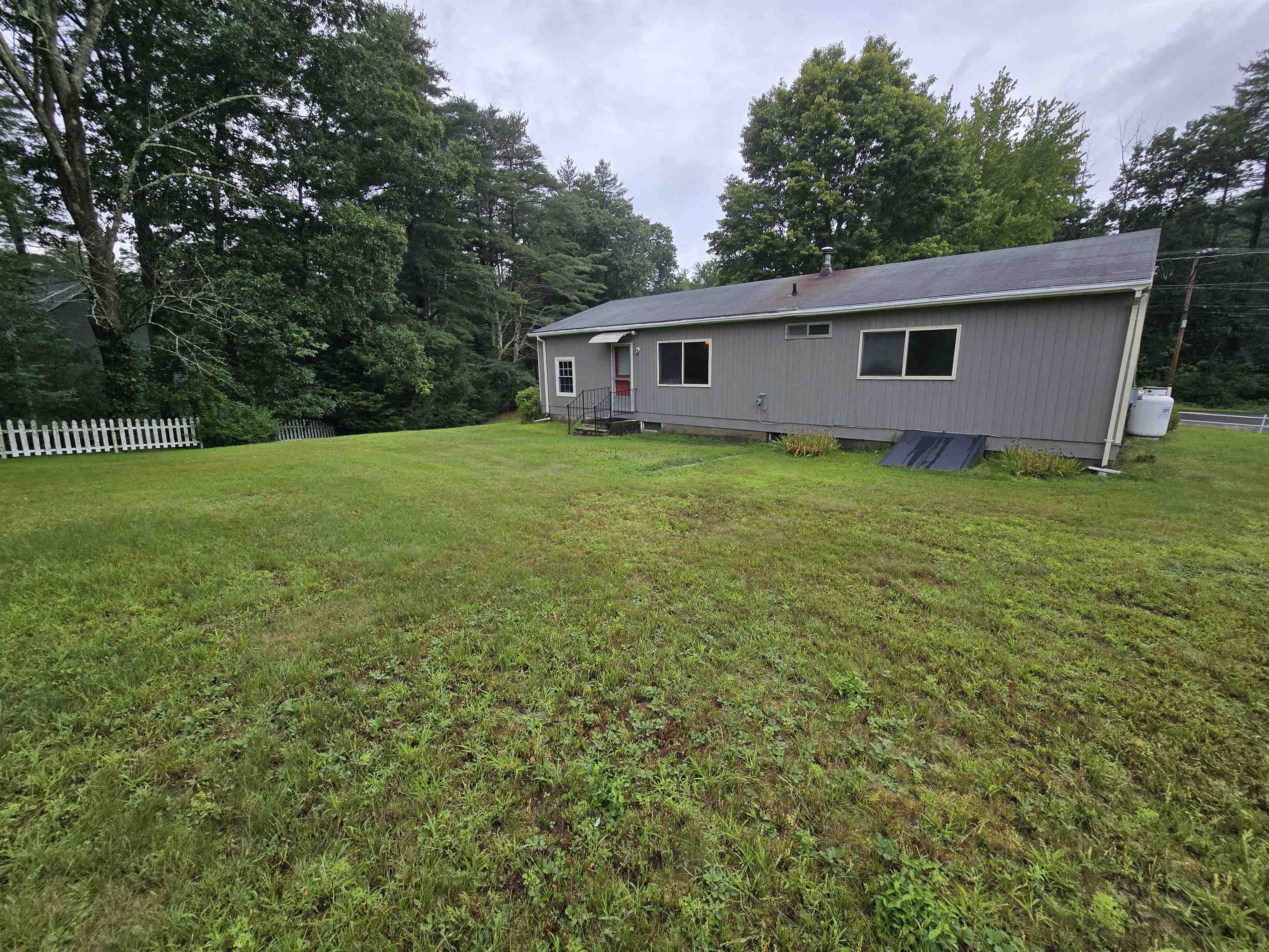 98 Chester Road Raymond, NH 03077 - Photo 11 of 34 Gallery Image 11