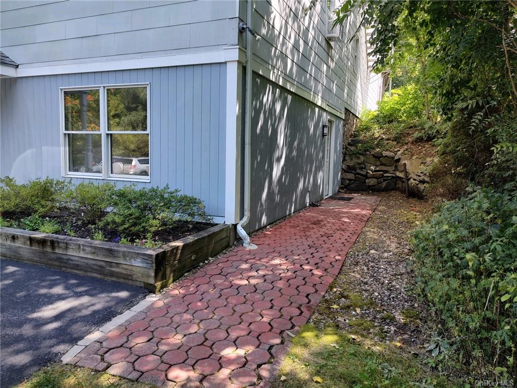 1217 East Main Street, Shrub Oak, NY 10588 Compass