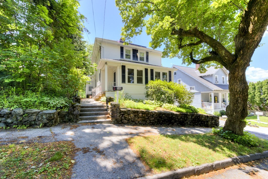 148 Whitmarsh Avenue Worcester, MA 01606 - Photo 2 of 34