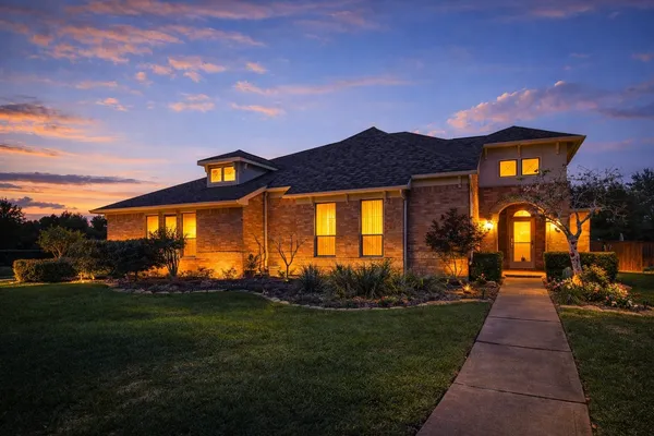 $525,000 | 835 Lake Grayson Drive, Katy, TX 77494