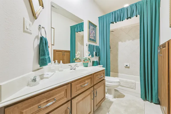 $525,000 | 835 Lake Grayson Drive, Katy, TX 77494