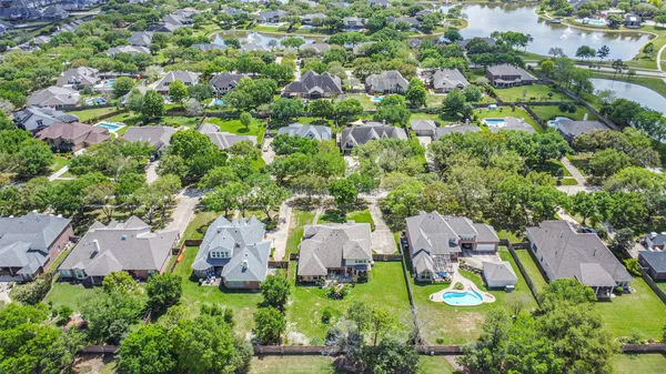 $525,000 | 835 Lake Grayson Drive, Katy, TX 77494
