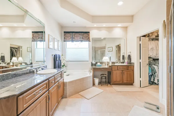 $525,000 | 835 Lake Grayson Drive, Katy, TX 77494