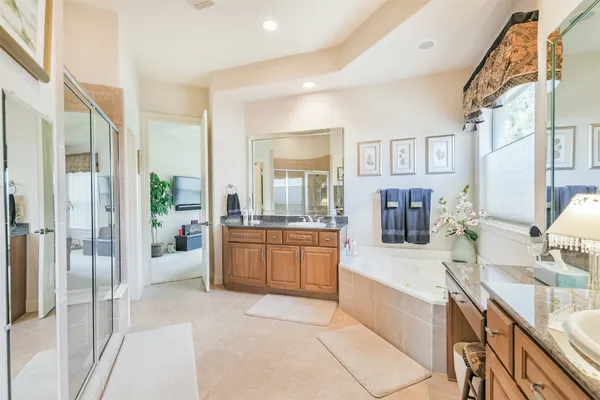 $525,000 | 835 Lake Grayson Drive, Katy, TX 77494