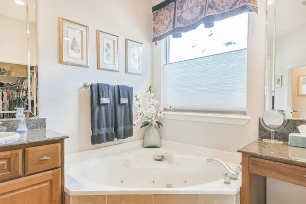 $525,000 | 835 Lake Grayson Drive, Katy, TX 77494