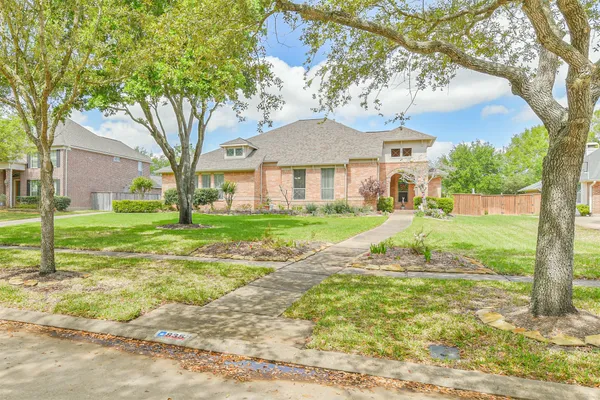 $525,000 | 835 Lake Grayson Drive, Katy, TX 77494