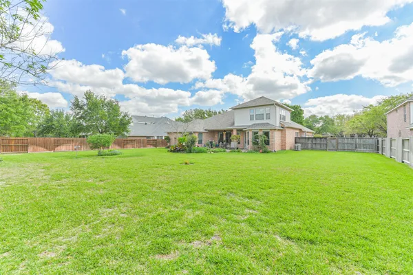 $525,000 | 835 Lake Grayson Drive, Katy, TX 77494