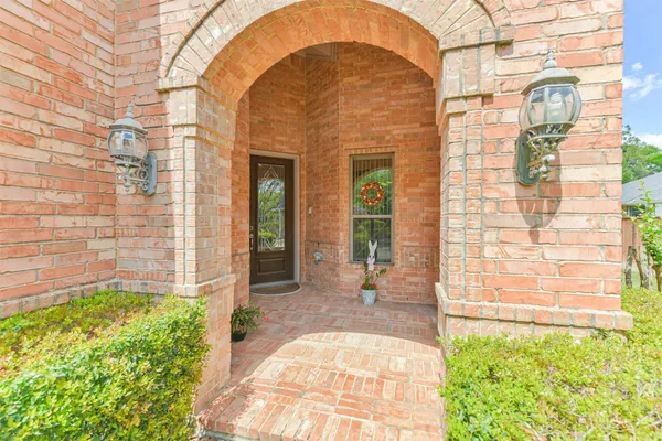 $525,000 | 835 Lake Grayson Drive, Katy, TX 77494