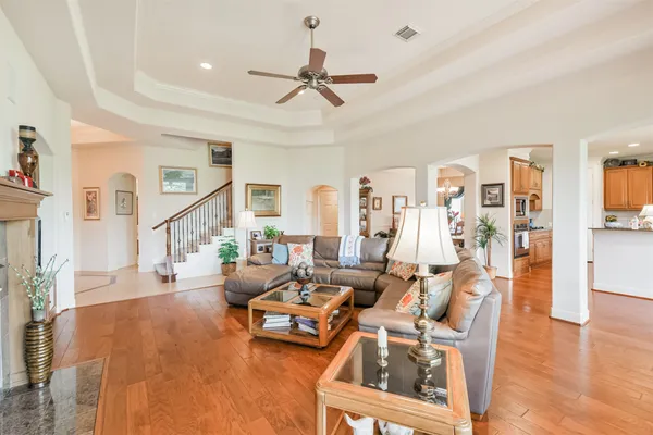 $525,000 | 835 Lake Grayson Drive, Katy, TX 77494